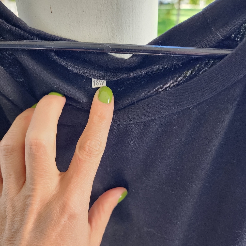 Long-sleeved T-Shirt w/ 3 accent buttons on left shoulder - Picture 2 of 3